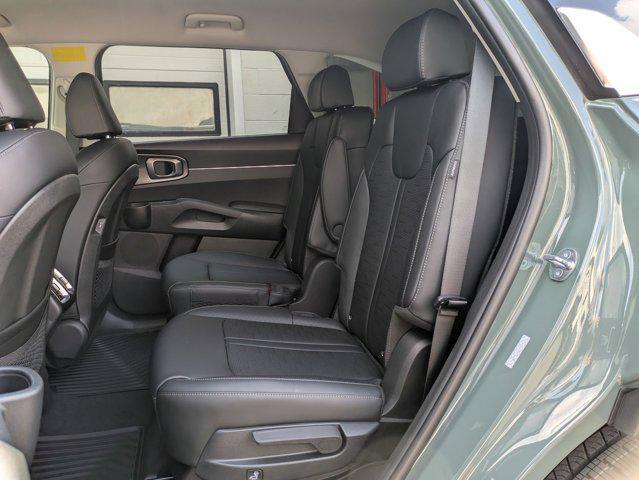 new 2025 Kia Sorento Hybrid car, priced at $37,186