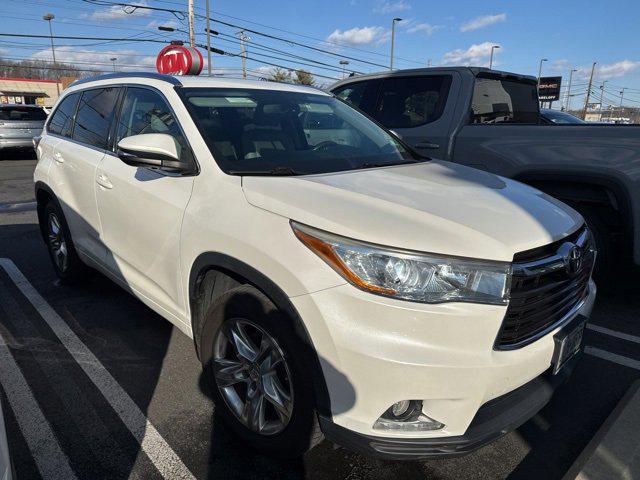 used 2014 Toyota Highlander car, priced at $19,525