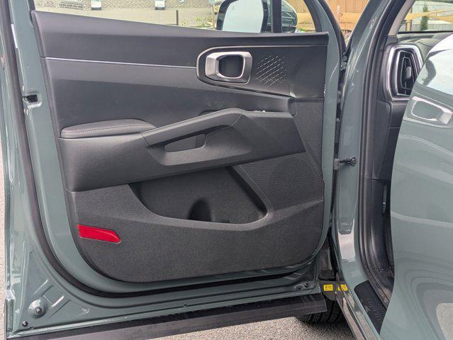 new 2025 Kia Sorento Hybrid car, priced at $38,566