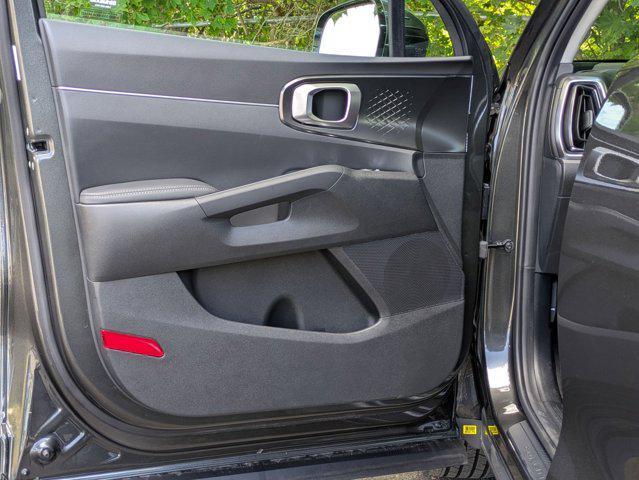 new 2025 Kia Sorento Hybrid car, priced at $37,186