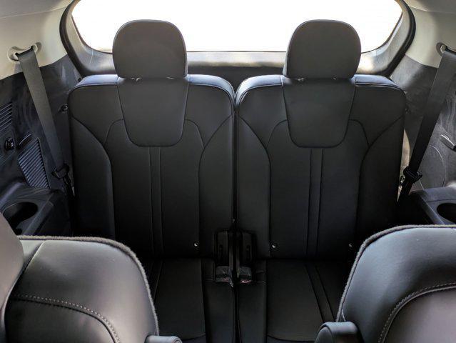 new 2025 Kia Sorento Hybrid car, priced at $37,186