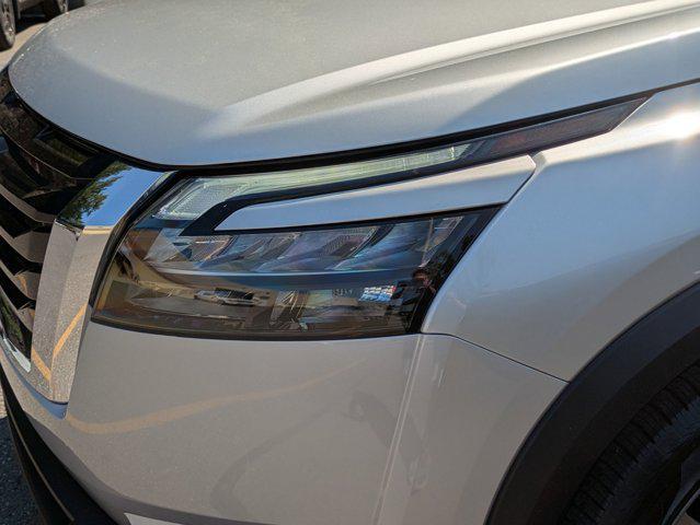 new 2025 Nissan Pathfinder car, priced at $33,691