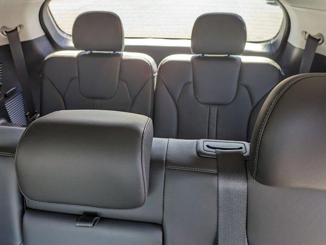 new 2025 Kia Sorento car, priced at $35,805