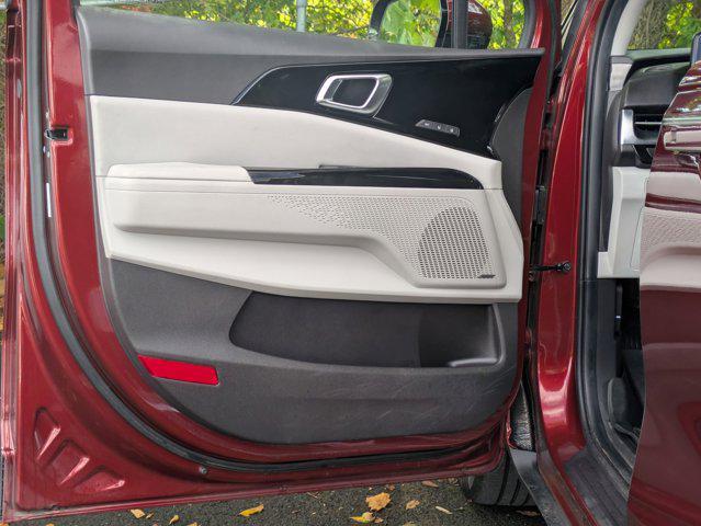 used 2023 Kia Carnival car, priced at $35,424