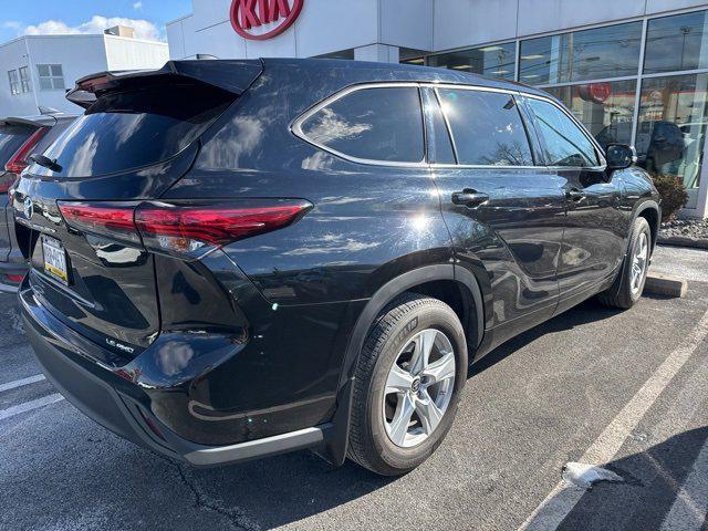 used 2022 Toyota Highlander car, priced at $32,888