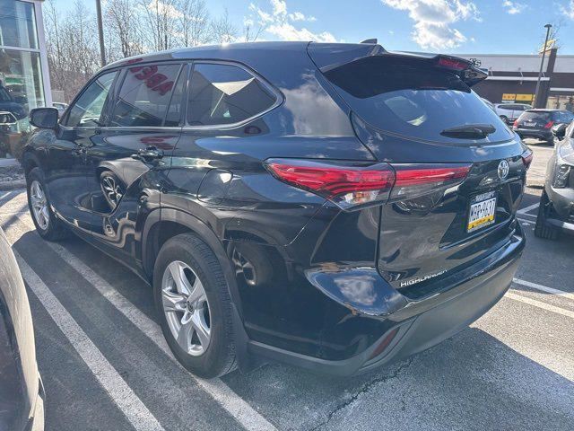 used 2022 Toyota Highlander car, priced at $32,888