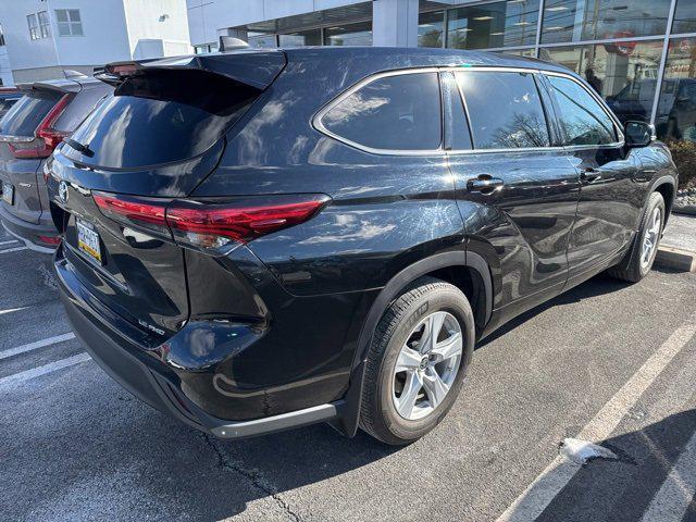 used 2022 Toyota Highlander car, priced at $32,888