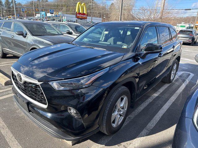 used 2022 Toyota Highlander car, priced at $32,888