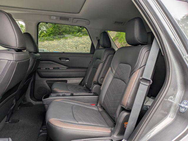 new 2025 Nissan Pathfinder car, priced at $46,333