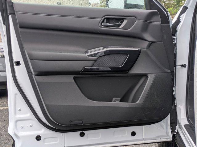 new 2025 Nissan Pathfinder car, priced at $36,800