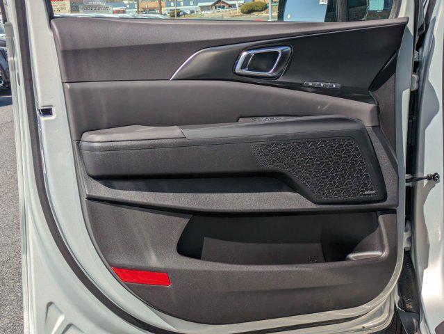 new 2025 Kia Carnival Hybrid car, priced at $53,130