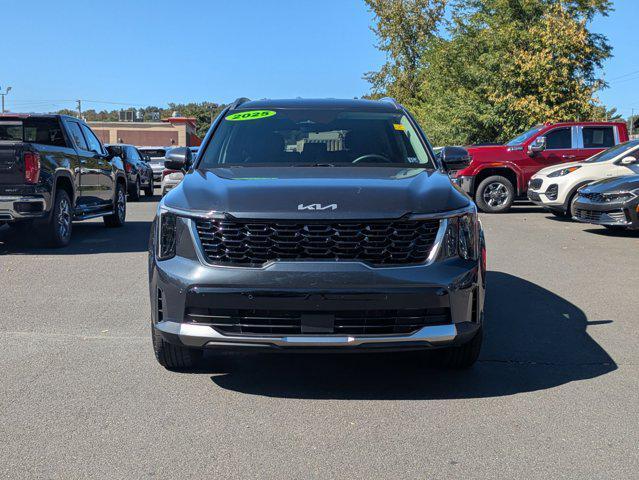 used 2025 Kia Sorento car, priced at $33,556