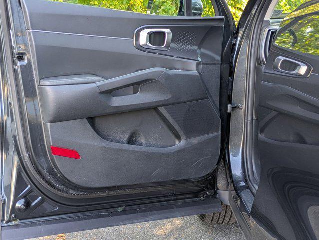used 2025 Kia Sorento car, priced at $33,556