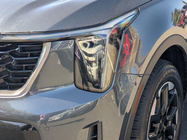 used 2025 Kia Sorento car, priced at $33,556
