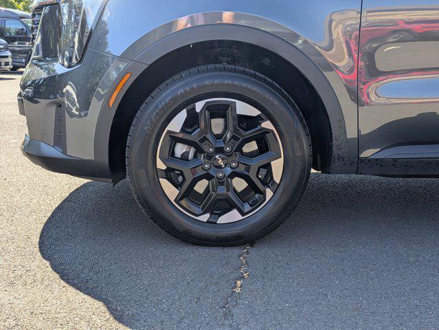 used 2025 Kia Sorento car, priced at $33,556