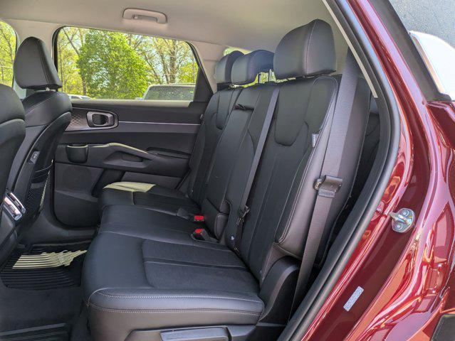 new 2025 Kia Sorento car, priced at $36,555