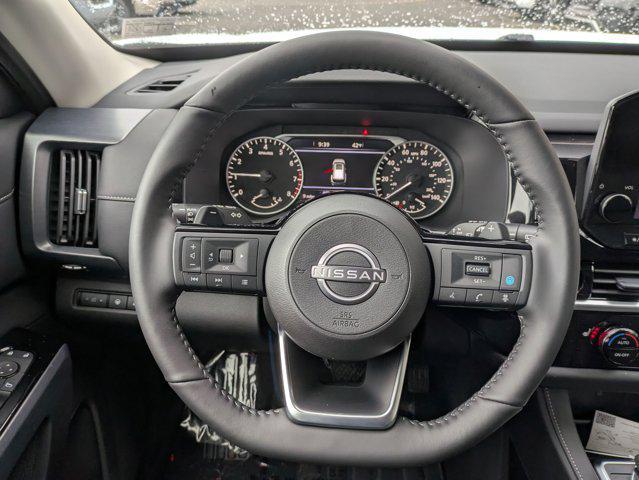 new 2025 Nissan Pathfinder car, priced at $40,910
