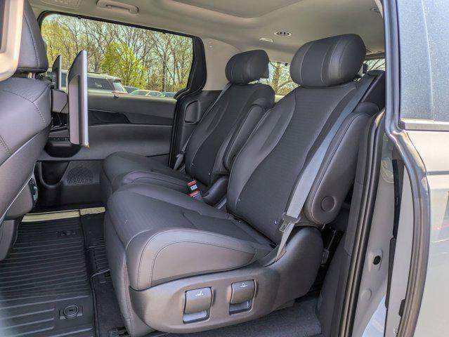 new 2025 Kia Carnival Hybrid car, priced at $57,800