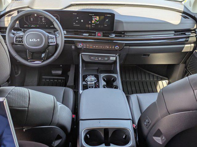new 2025 Kia Carnival Hybrid car, priced at $57,800