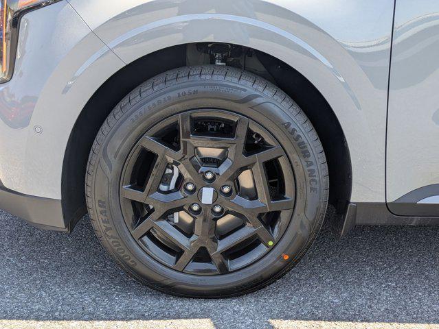 new 2025 Kia Carnival Hybrid car, priced at $57,800