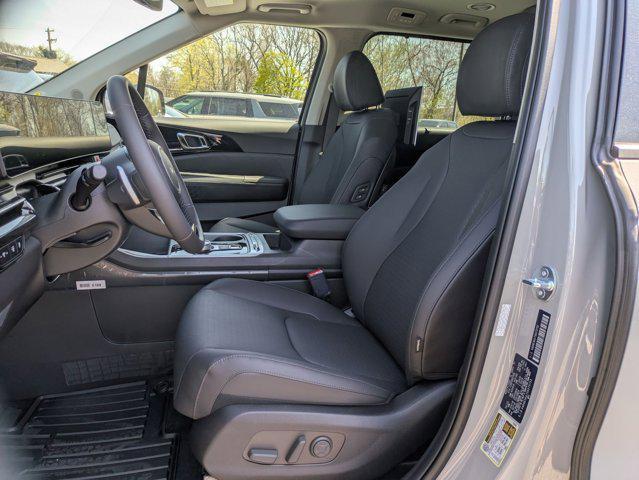 new 2025 Kia Carnival Hybrid car, priced at $57,800