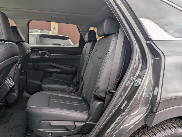 new 2025 Kia Sorento Hybrid car, priced at $38,301