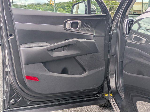 new 2025 Kia Sorento Hybrid car, priced at $38,301