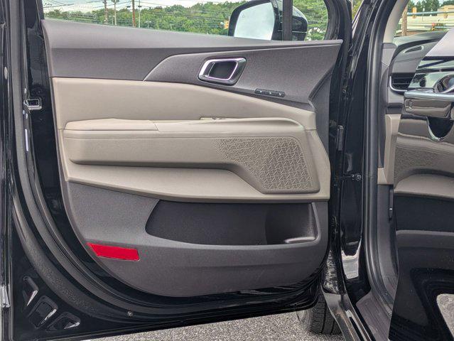 new 2026 Kia Carnival Hybrid car, priced at $43,027