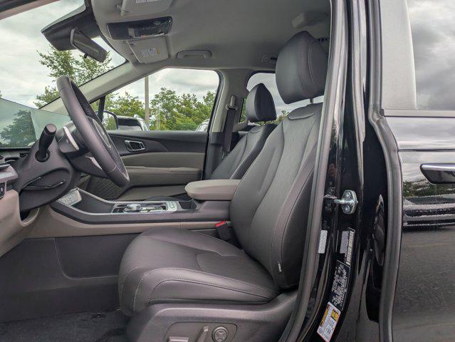 new 2026 Kia Carnival Hybrid car, priced at $43,027