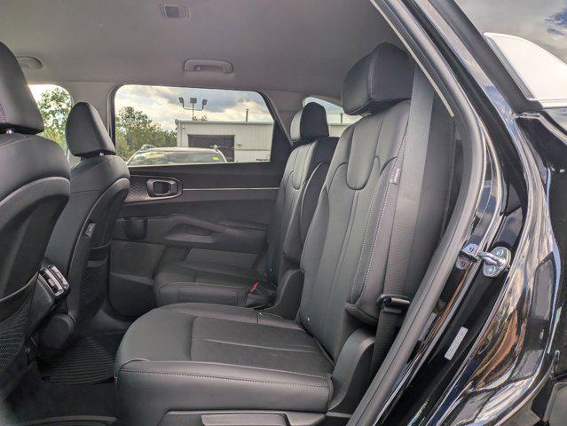 new 2025 Kia Sorento Hybrid car, priced at $37,186