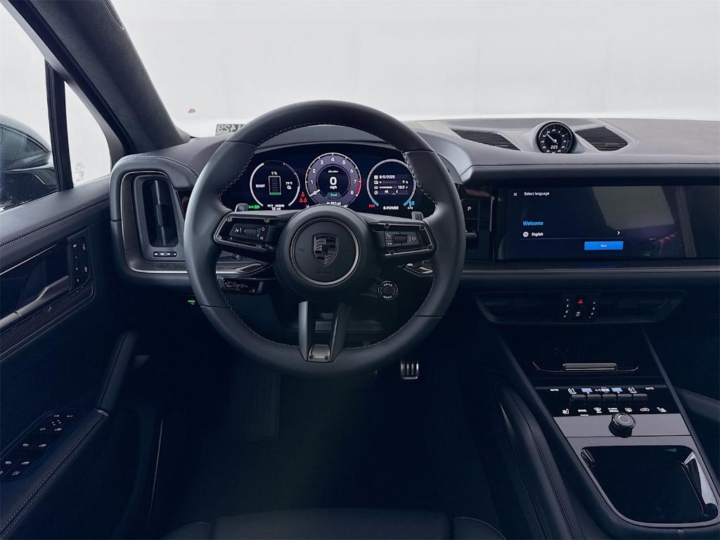 new 2025 Porsche Cayenne car, priced at $181,275