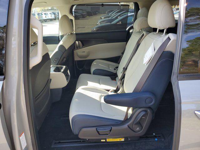 new 2025 Kia Carnival Hybrid car, priced at $53,134