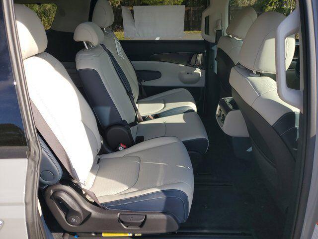 new 2025 Kia Carnival Hybrid car, priced at $53,134