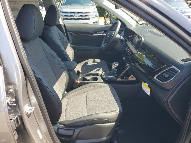 new 2025 Kia Seltos car, priced at $25,570