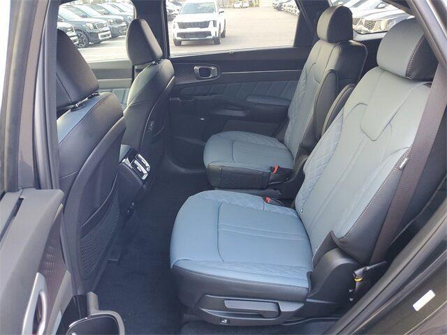 new 2025 Kia Sorento Hybrid car, priced at $38,895