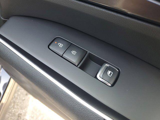 new 2025 Kia Sorento car, priced at $32,757