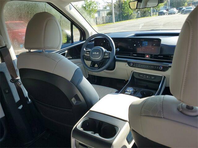 new 2025 Kia Carnival Hybrid car, priced at $45,630