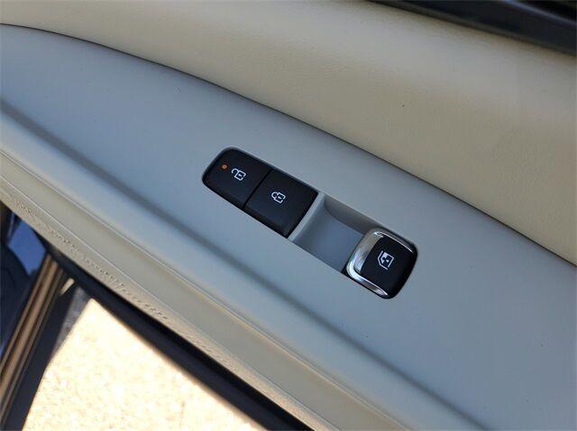 new 2025 Kia Carnival Hybrid car, priced at $45,630