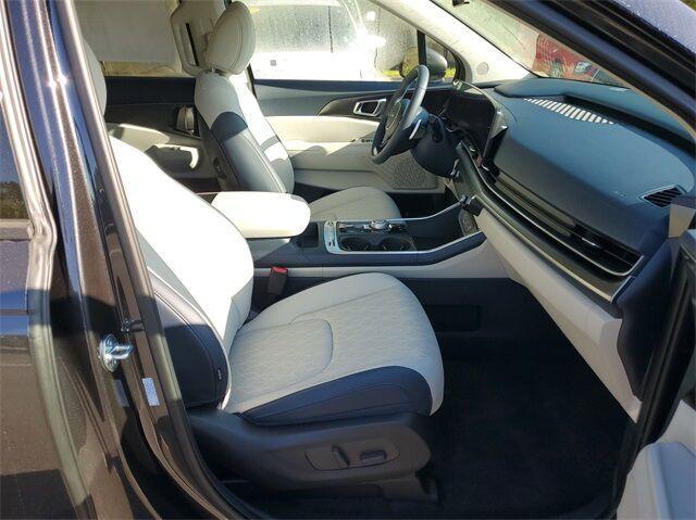 new 2025 Kia Carnival Hybrid car, priced at $45,630