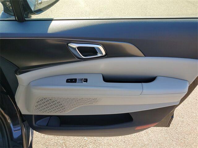 new 2025 Kia Carnival Hybrid car, priced at $45,630