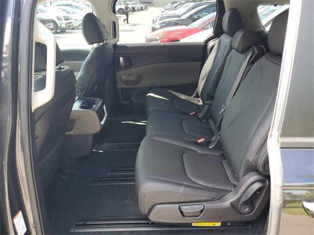 new 2026 Kia Carnival Hybrid car, priced at $42,646