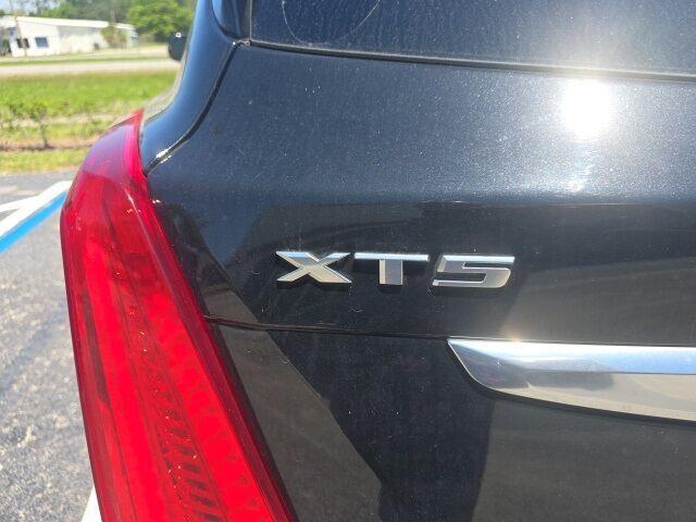 used 2017 Cadillac XT5 car, priced at $15,500