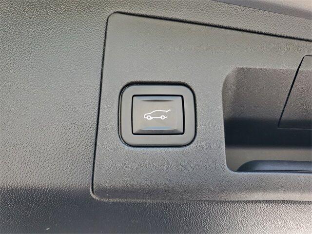 used 2017 Cadillac XT5 car, priced at $20,900
