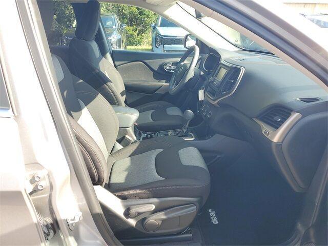 used 2018 Jeep Cherokee car, priced at $15,495
