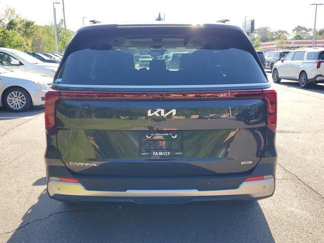 new 2025 Kia Carnival Hybrid car, priced at $48,017