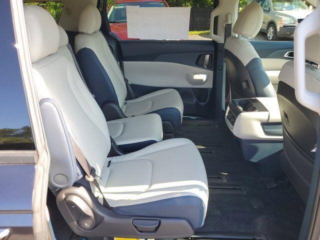 new 2025 Kia Carnival Hybrid car, priced at $48,017