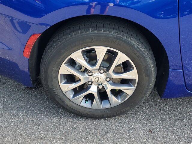 used 2021 Chrysler Pacifica Hybrid car, priced at $29,500