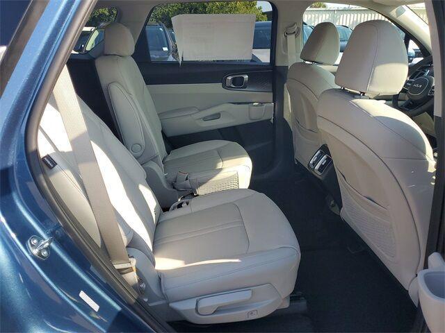 new 2025 Kia Sorento Hybrid car, priced at $36,500
