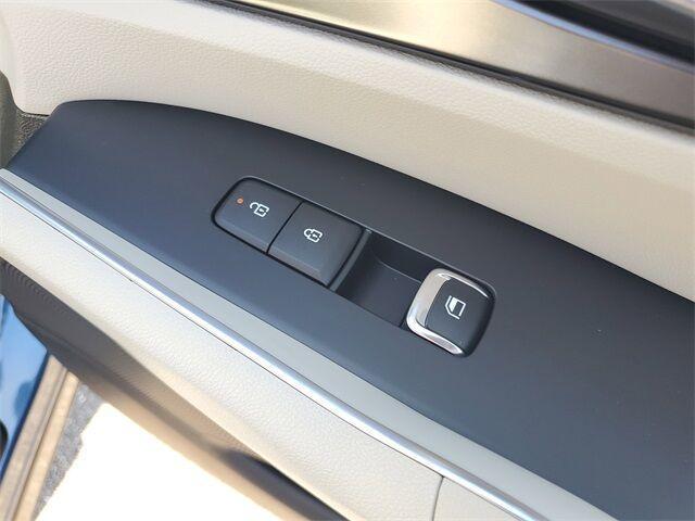 new 2025 Kia Sorento Hybrid car, priced at $36,500