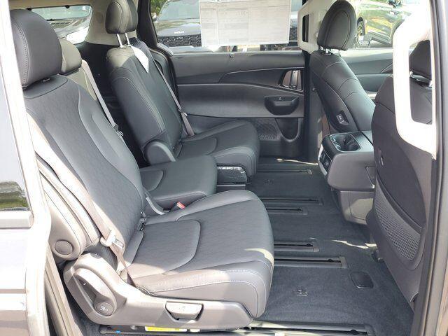 new 2025 Kia Carnival Hybrid car, priced at $48,099